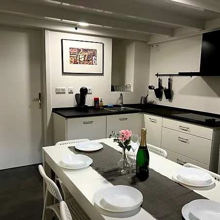 Opletalova 1min From Wenceslas Square *