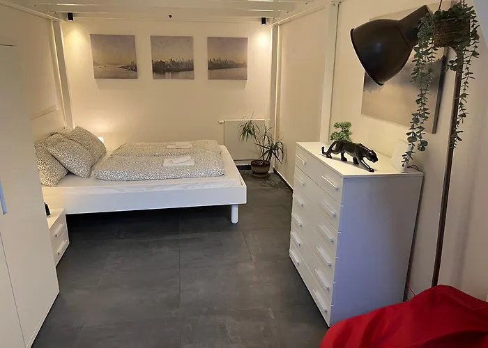 Opletalova 1min From Wenceslas Square *